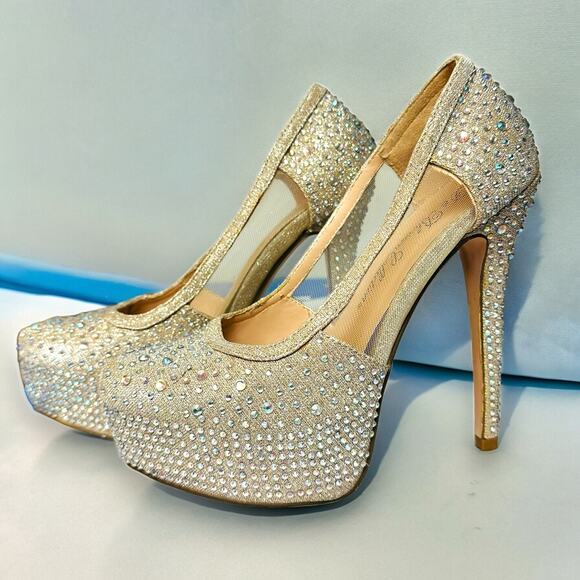 De Blossom Collection Shoes - De Blossom Collection Kinko Bejeweled Platform Pumps GUC